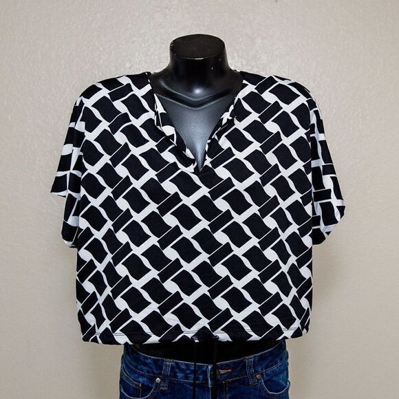 Daily Special Crop Top  - Picture 3 of 8